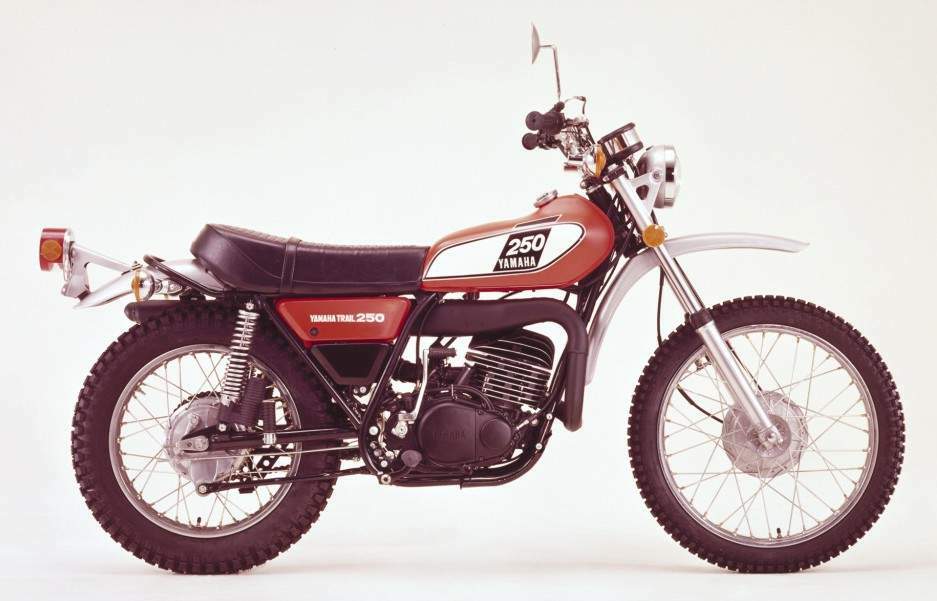 Yamaha%20DT250%2074%20%201.jpg