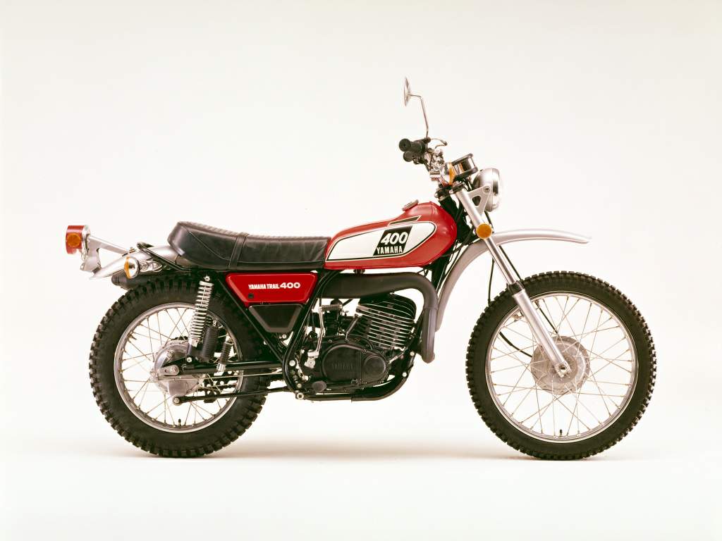 Yamaha%20DT400%2075.jpg