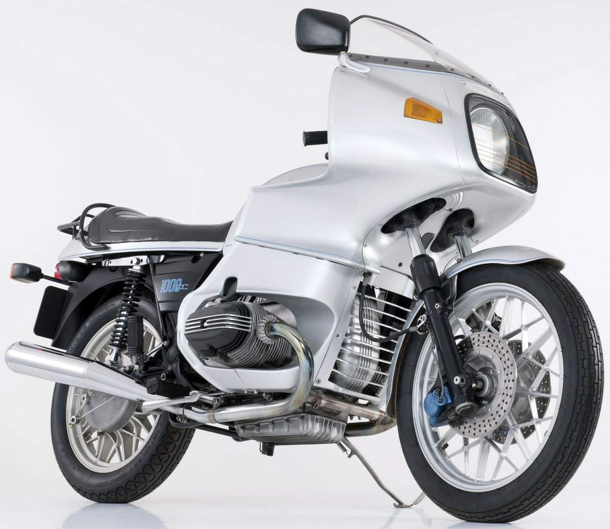 http://www.motorcyclespecs.co.za/Gallery/BMW R100RS  1.jpg