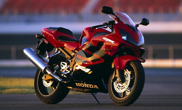 http://www.motorcyclespecs.co.za/Gallery/Honda%20CBR600F4i%2001.jpg