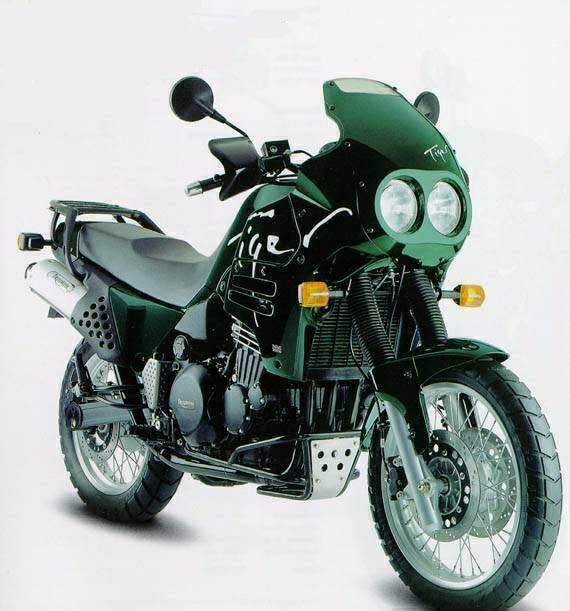 Triumph 900