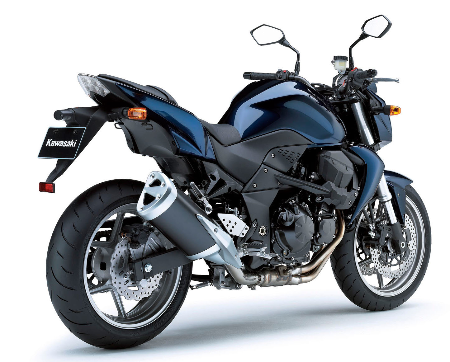 https://www.motorcyclespecs.co.za/Gallery%20B/Kawasaki%20Z750%2007%20%202.jpg