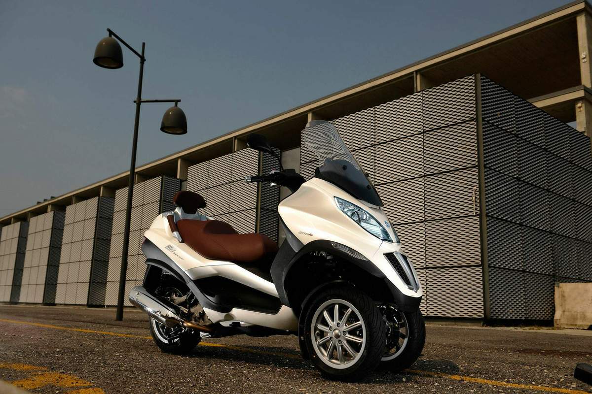 First ride: 2014 Piaggio MP3 500 Sport review