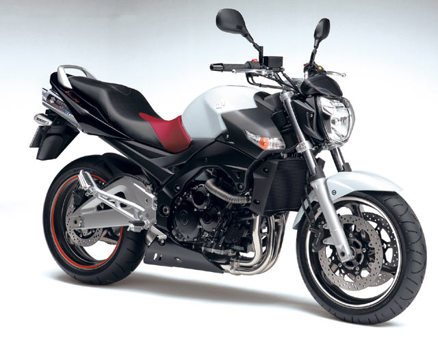 https://www.motorcyclespecs.co.za/Gallery%20C/Suzuki%20GSR%20600%20Yoshimura%20edition.jpg