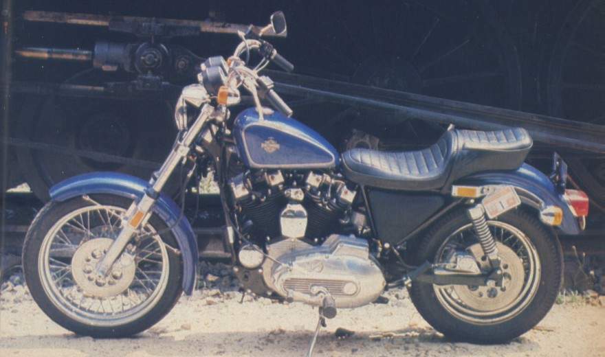 MOTO  1/24 HARLEY DAVIDSON XLH 1000 SPORTSTER 1985