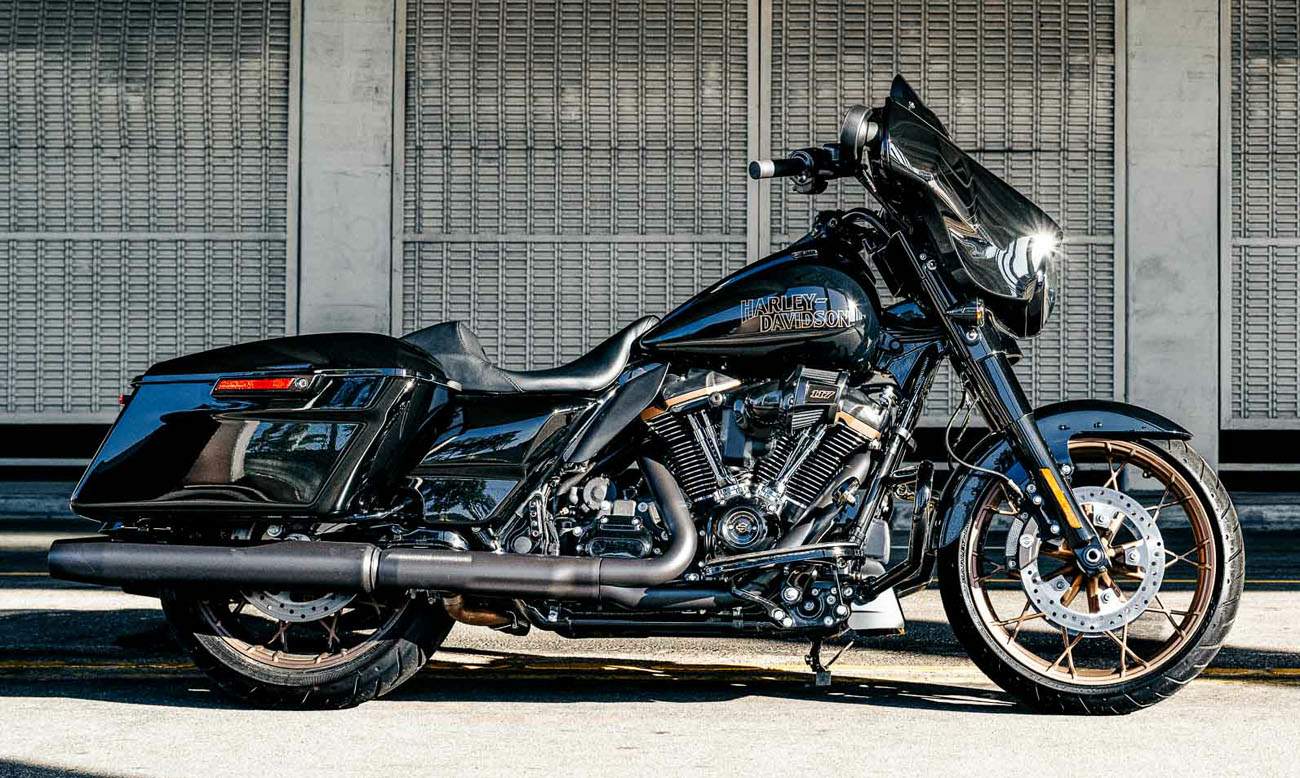 https://www.motorcyclespecs.co.za/Gallery_A-L_16/harley-street-glide-22-03.jpg