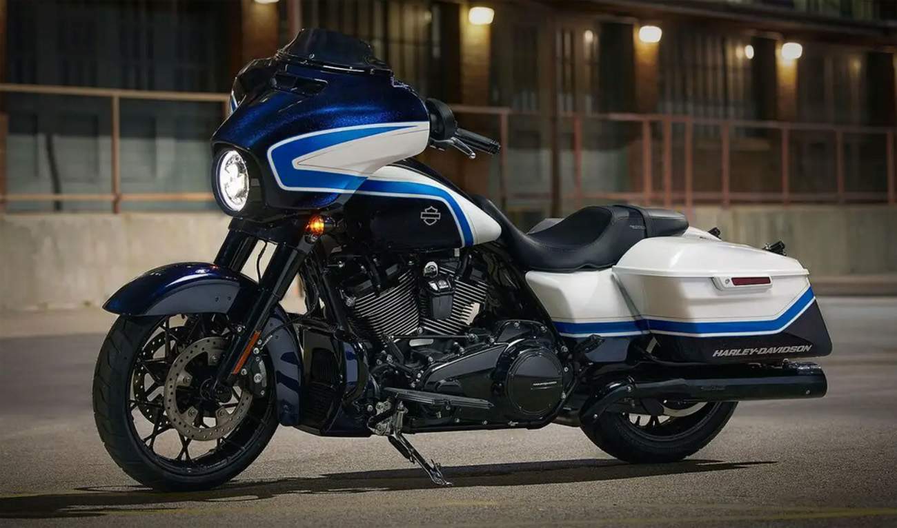 2021 Harley Davidson Street Glide Special Arctic Blast Limited Edition