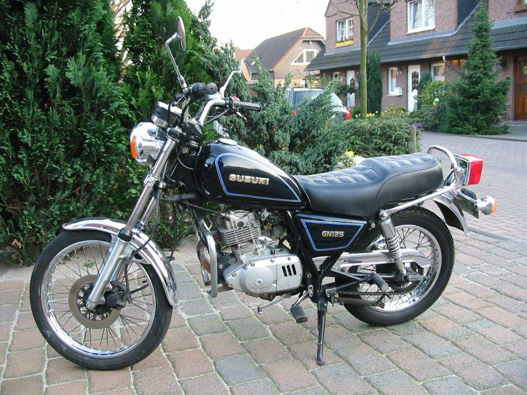 Suzuki GN125