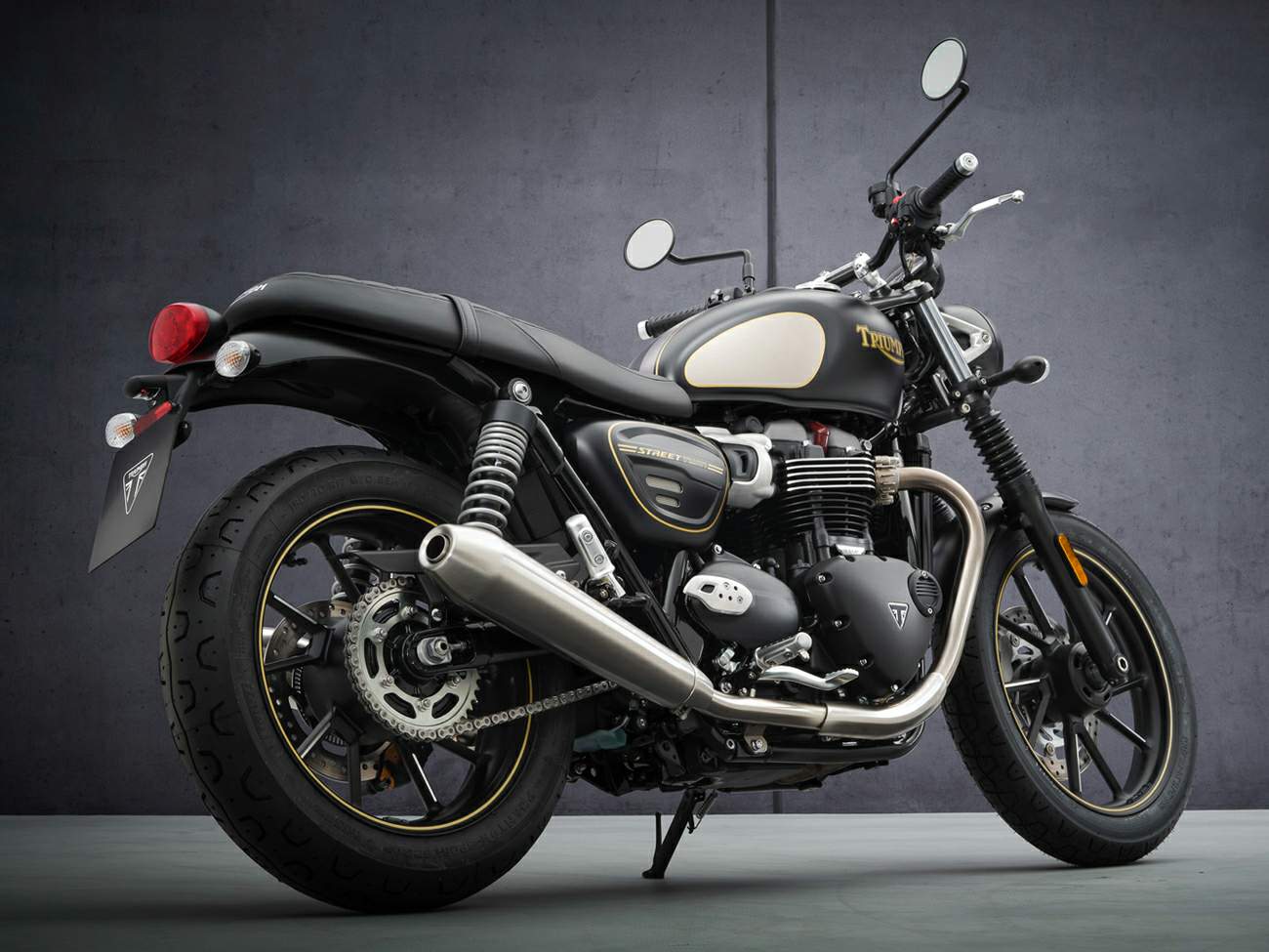 2021 Triumph Street Twin Gold Line